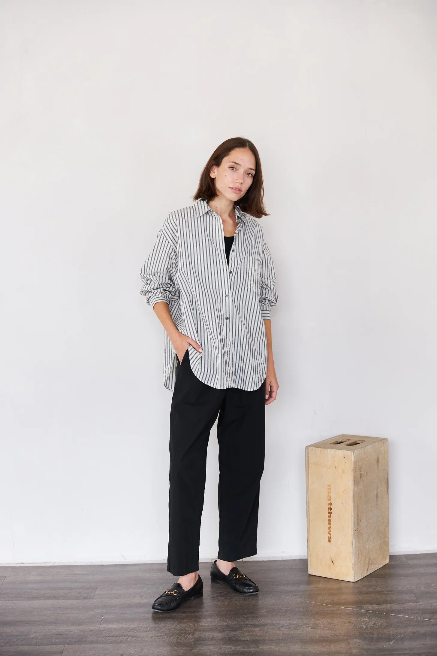 It is Well L.A - SS24 - Organic Poplin Cropped Pant in Black - On Model front 1