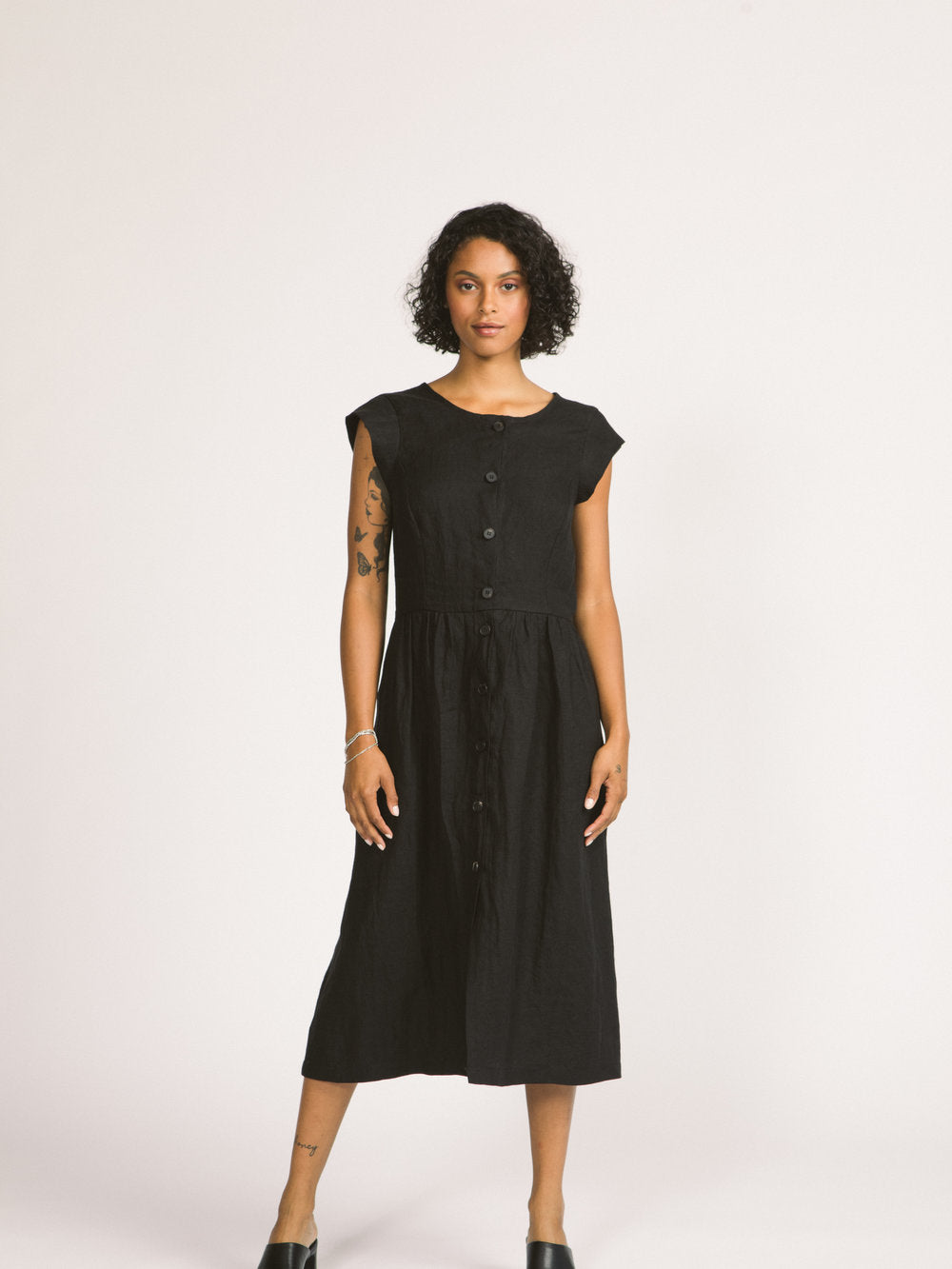 Allison Wonderland - SS24 - Blythe Dress in Black Linen - front on model