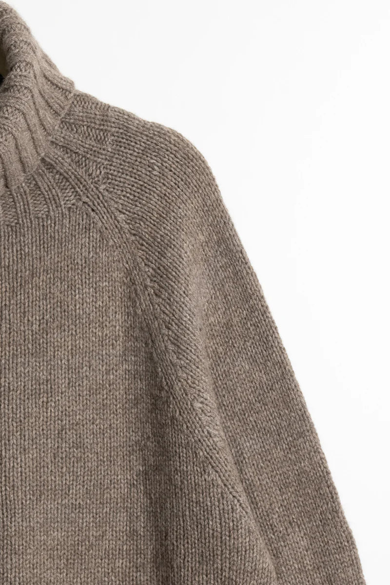 Dinadi - FW24 - Yak Handknit Turtleneck in Oat Brown - close-up shoulder 4