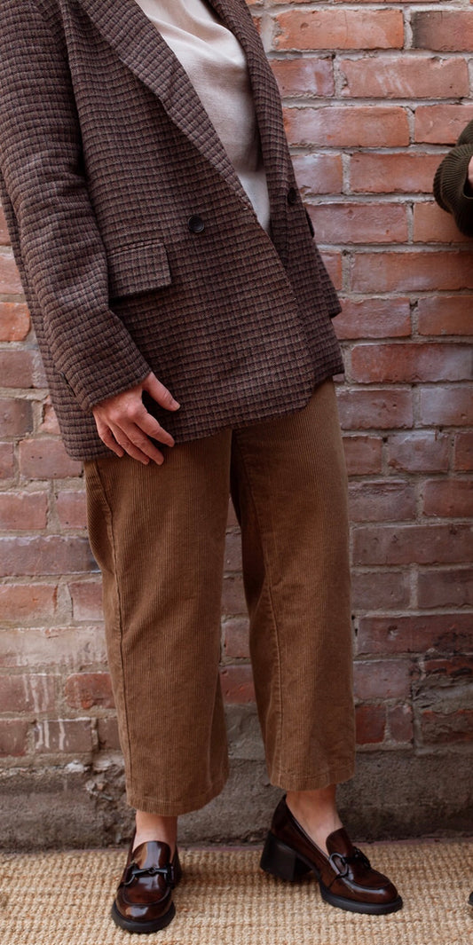 It is Well L.A Corduroy Crop Pant in Acorn