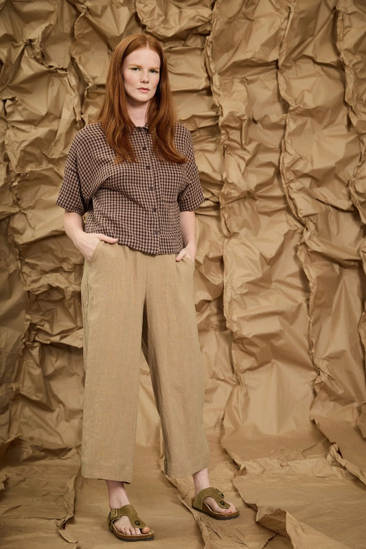 Melow Marlot Pants Trousers in Latte - women's breathable linen cropped trousers styled for summer in Kelowna and the Okanagan