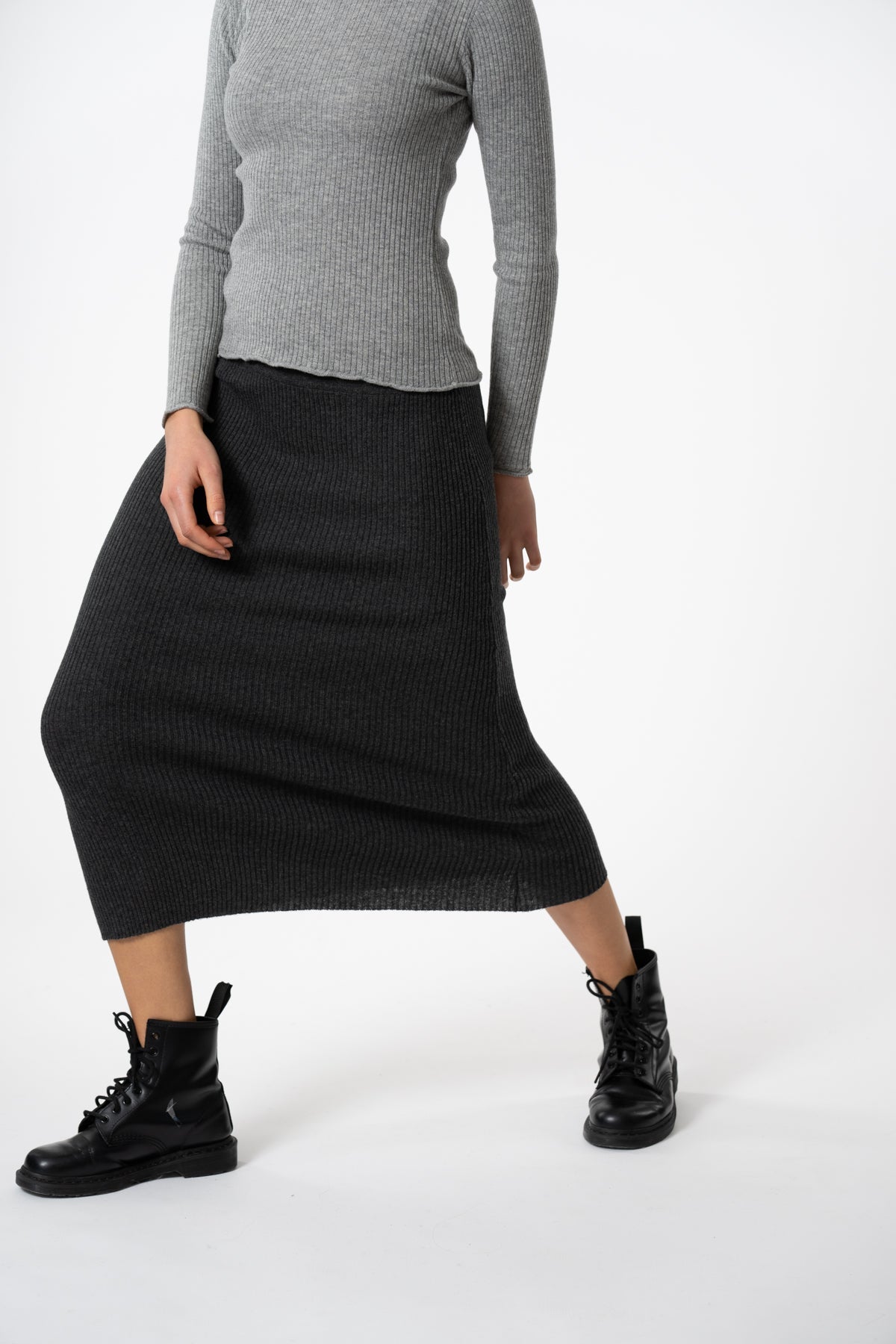 FW23-Dinadi-Merino Rib Skirt-Charcoal