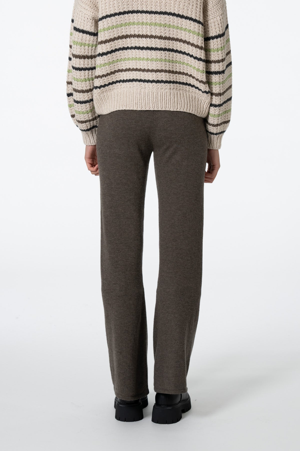 Dinadi Merino Pants in Mulch Brown Fall 23/24