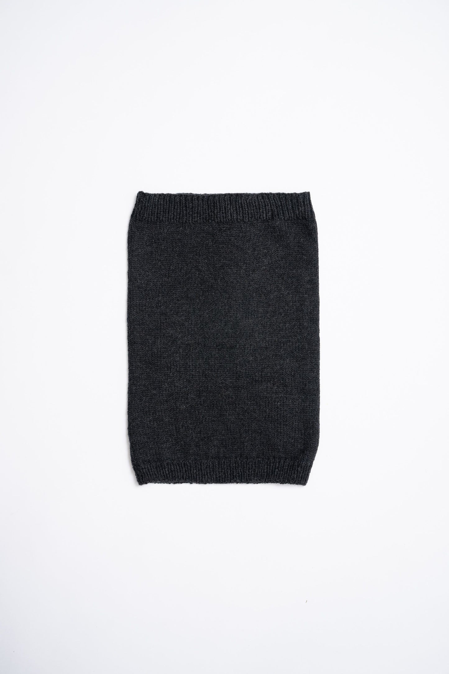 Dinadi - FW24 - Merino Handknit Neckwarmer in Onyx Grey - front 1