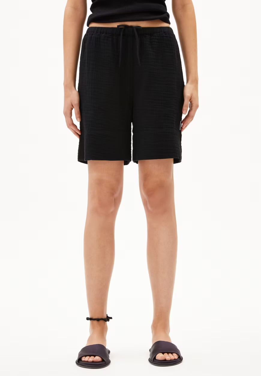 SS25 ARMEDANGELS - Teonaa Musselin Shorts in Black - front 3