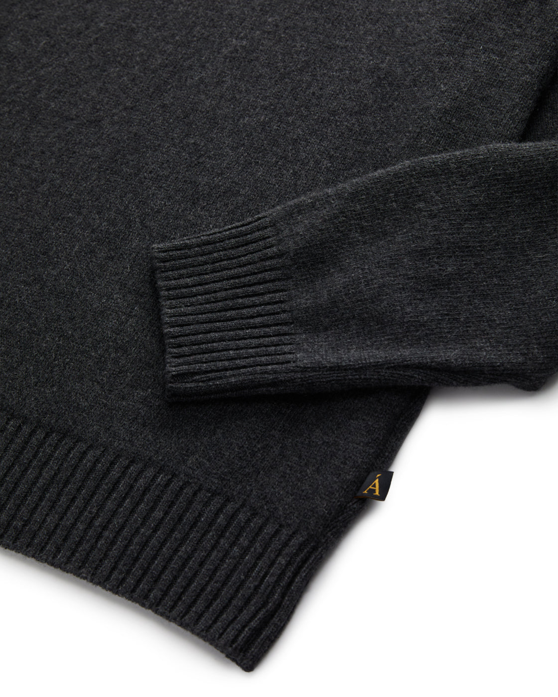 Cashmino Crewneck in Charcoal
