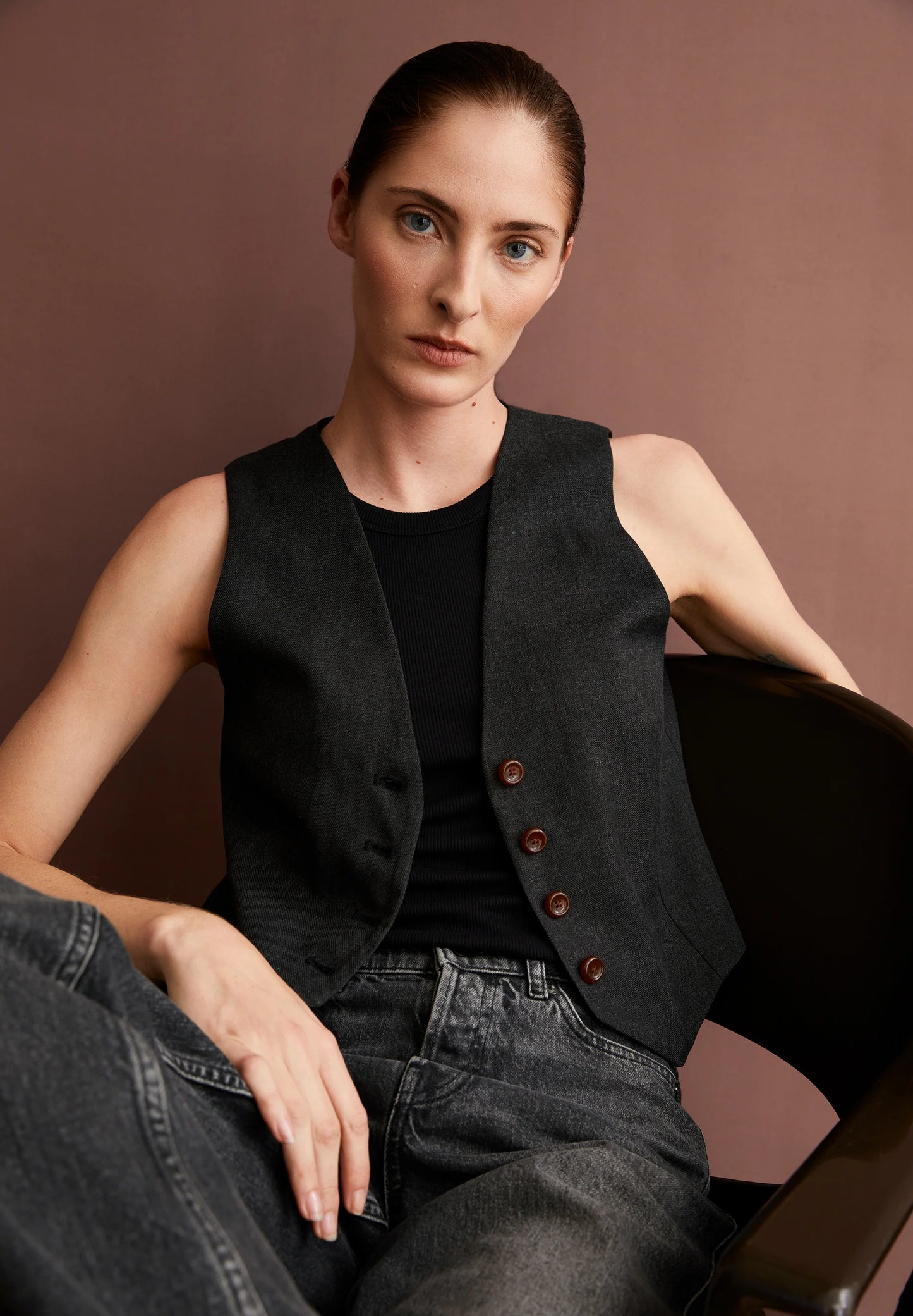 ARMEDANGELS Canada stylish black vest with buttons, perfect for layering over tops and shirts in Kelowna