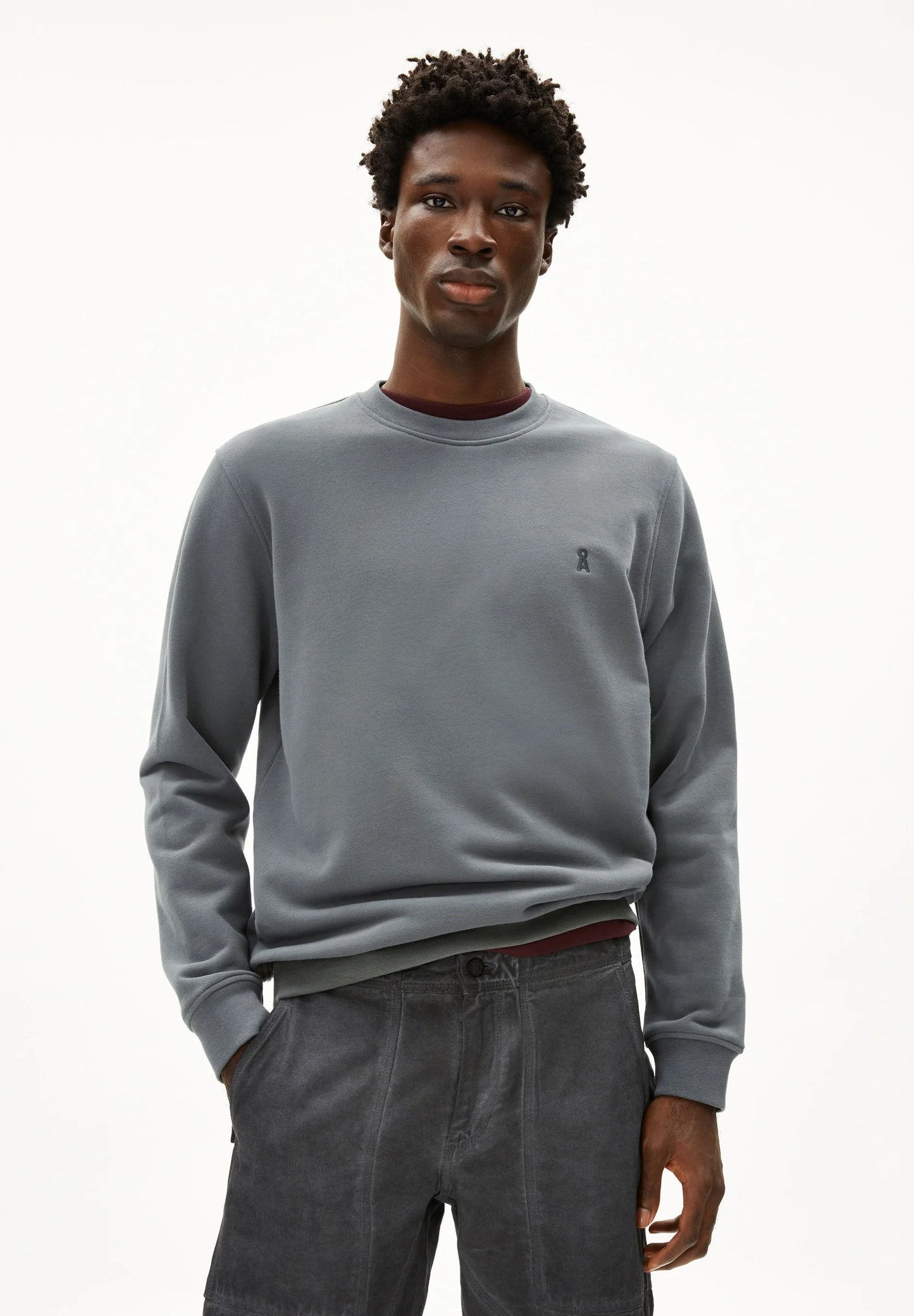 ARMEDANGELS Canada Men's sweatshirt in gray, featuring a classic fit and soft fabric for comfort