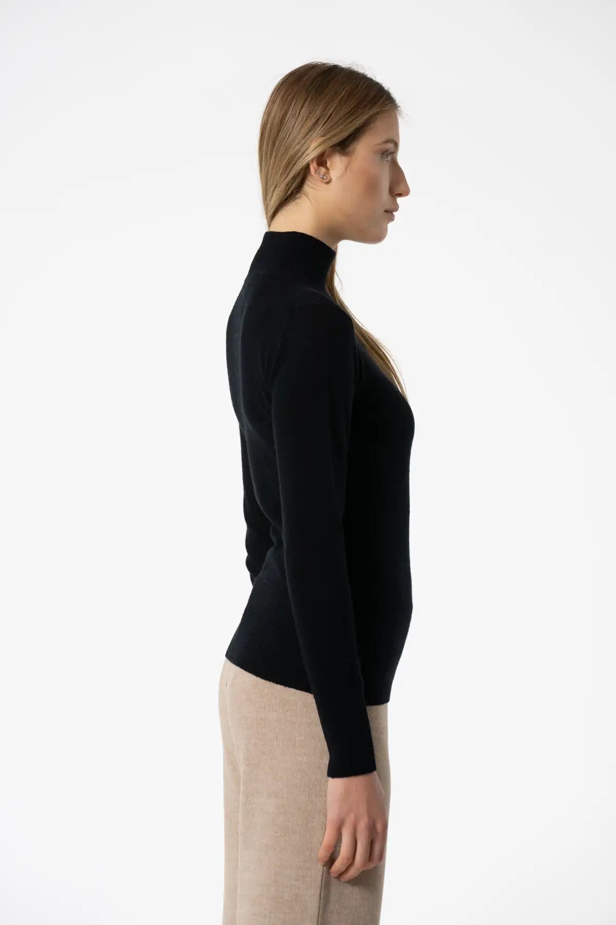 Dinadi women's merino wool turtleneck sweater in classic black for effortless style in Kelowna and Canada