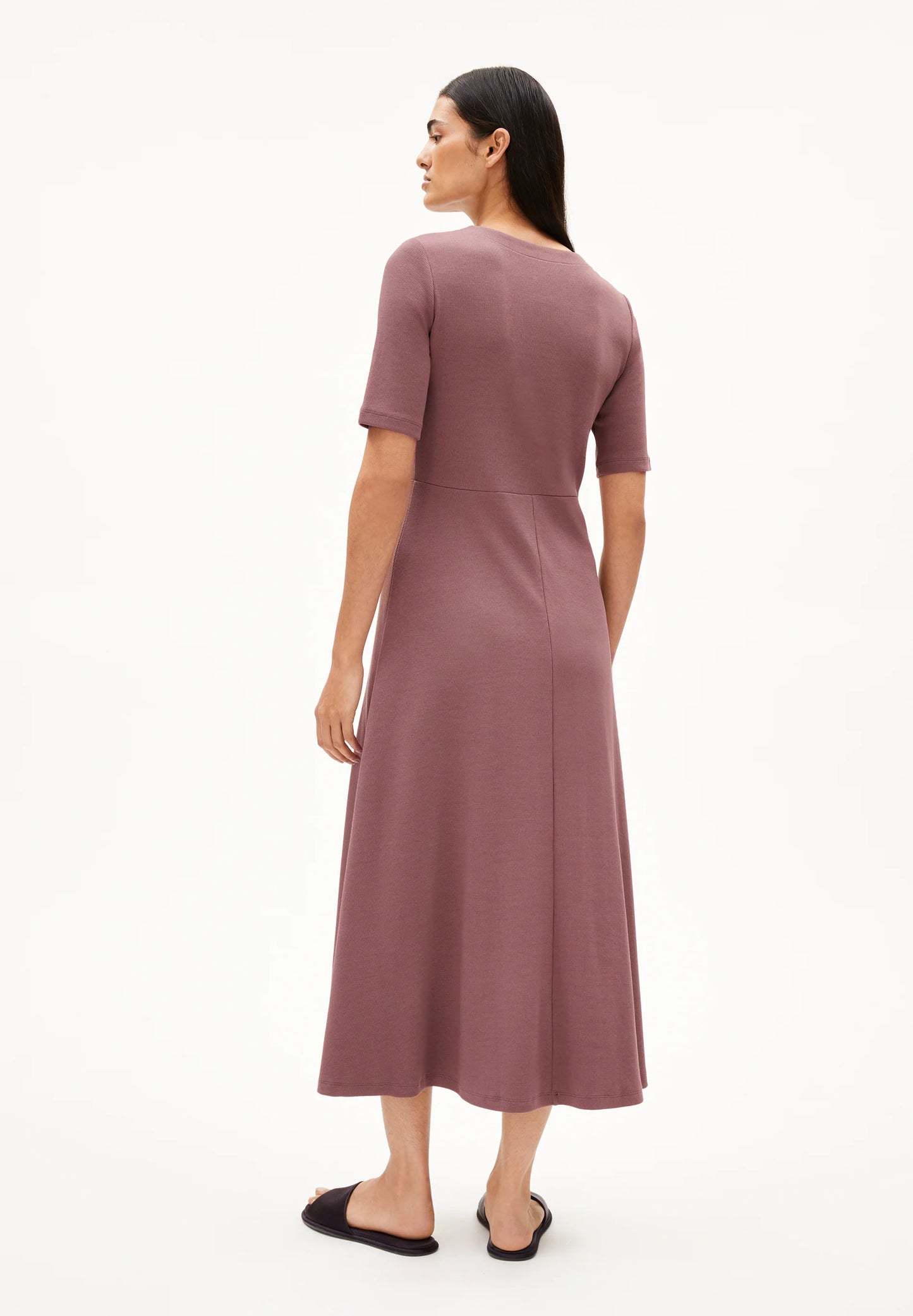 ARMEDANGELS CanadaSustainable Midi Dress in Mauve with Short Sleeves and a Relaxed Fit in Canada