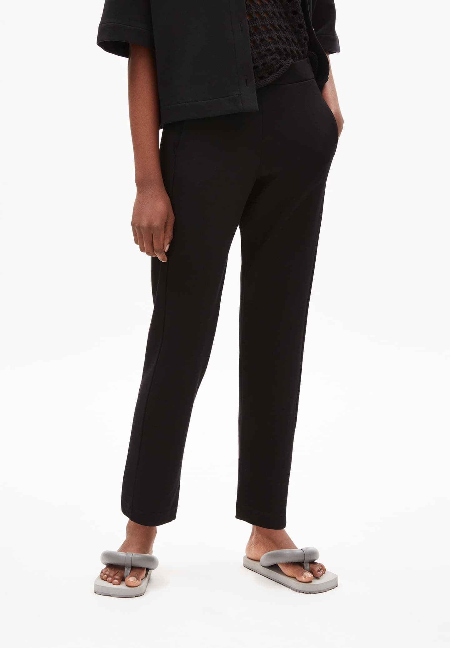 FW24 - ARMEDANGELS - Magdaalena Pant in Black - on Model Front 1