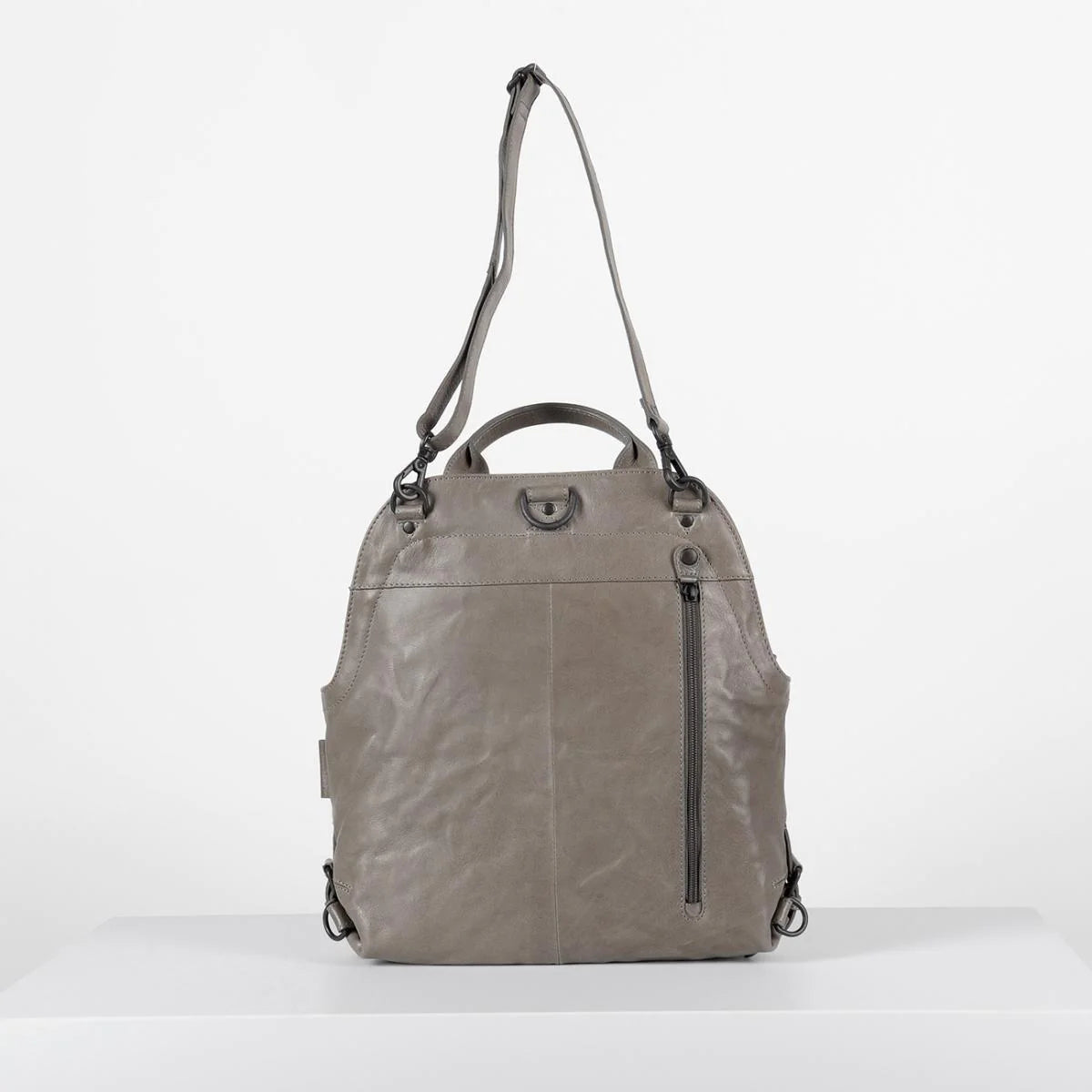 Aunts & Uncles - SS24 - Mrs. Mud Cake Backpack/Cross-Body Bag in Cloudburstm - back display close-up 4