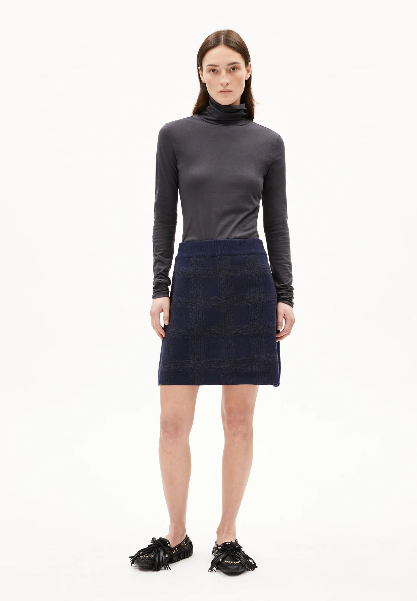 ARMEDANGELS Canada women's grey shirt with a fitted design paired with a navy skirt for a stylish look in Kelowna