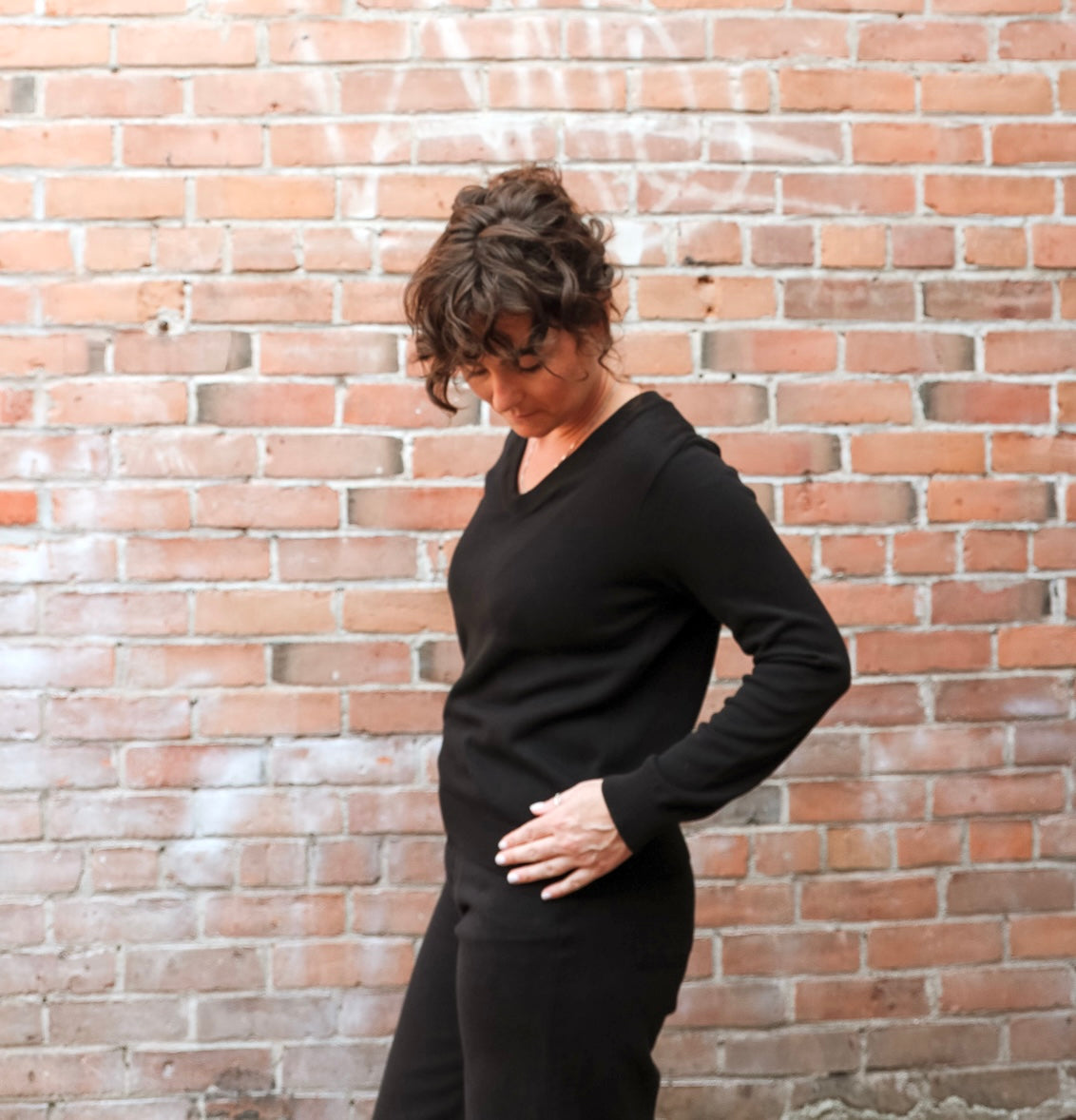 Easy V-Neck Knit Sweater in Black