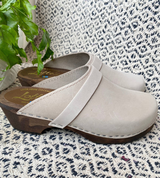 Classic Oatmeal Oiled Nubuck Clog on Brown Base