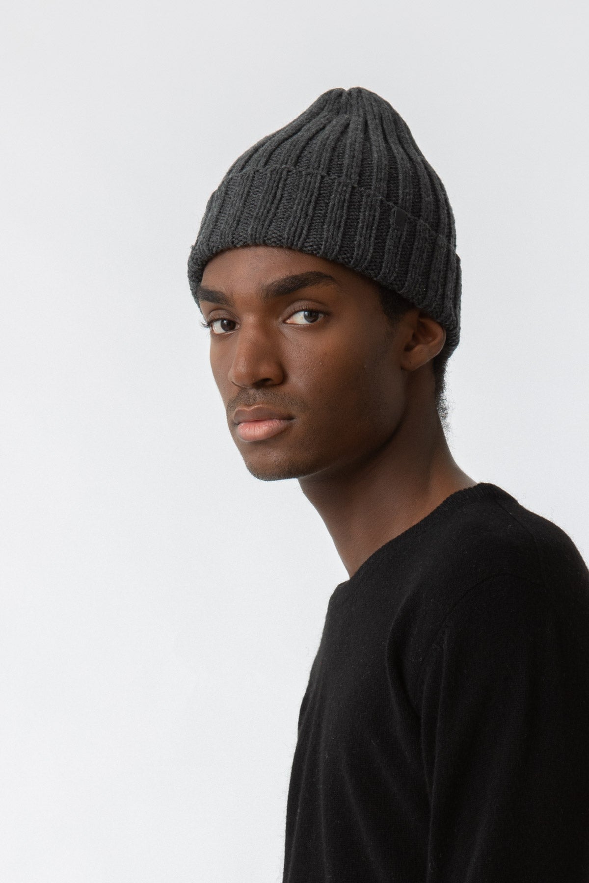 Dinadi Merino Thick Rib Hat in Charcoal Grey
