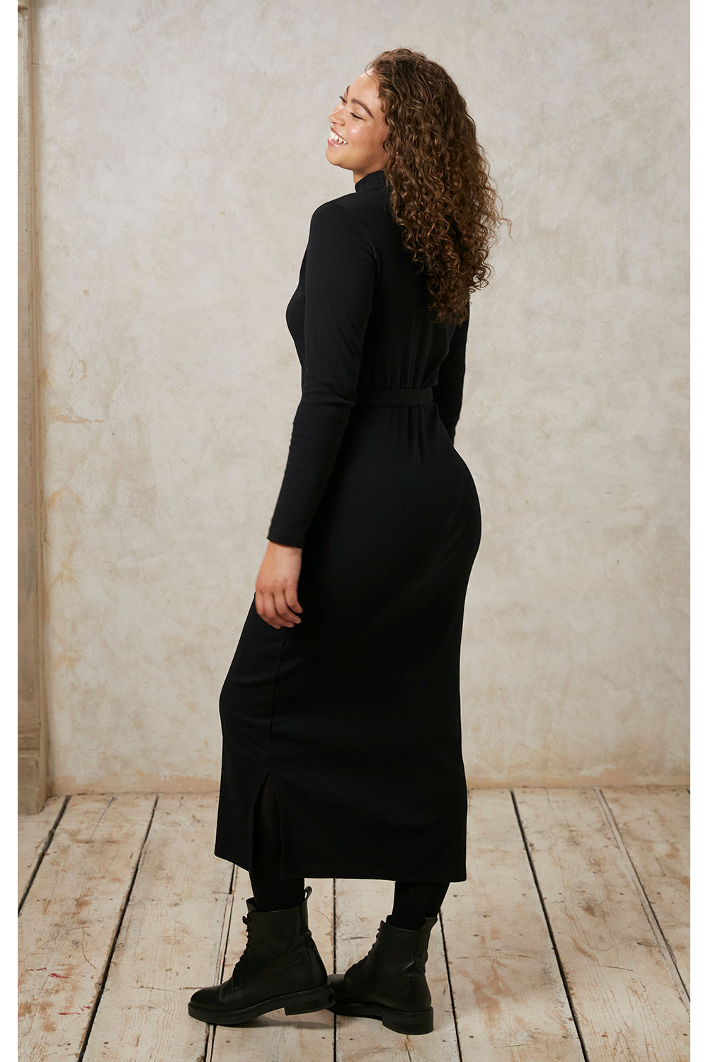 Corey Rib Midi Dress in Black