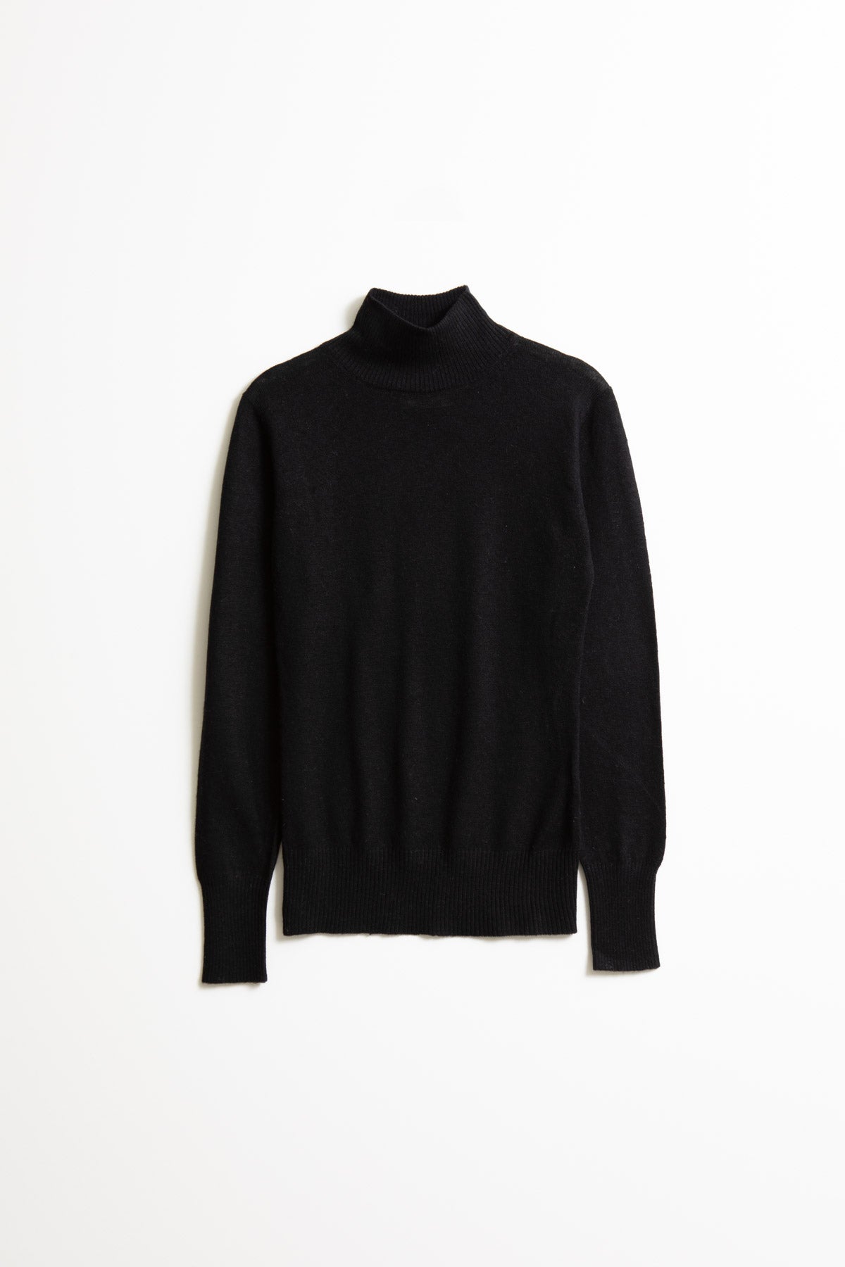 Dinadi women's merino wool turtleneck in black, perfect for layering in cold weather in Kelowna and Canada