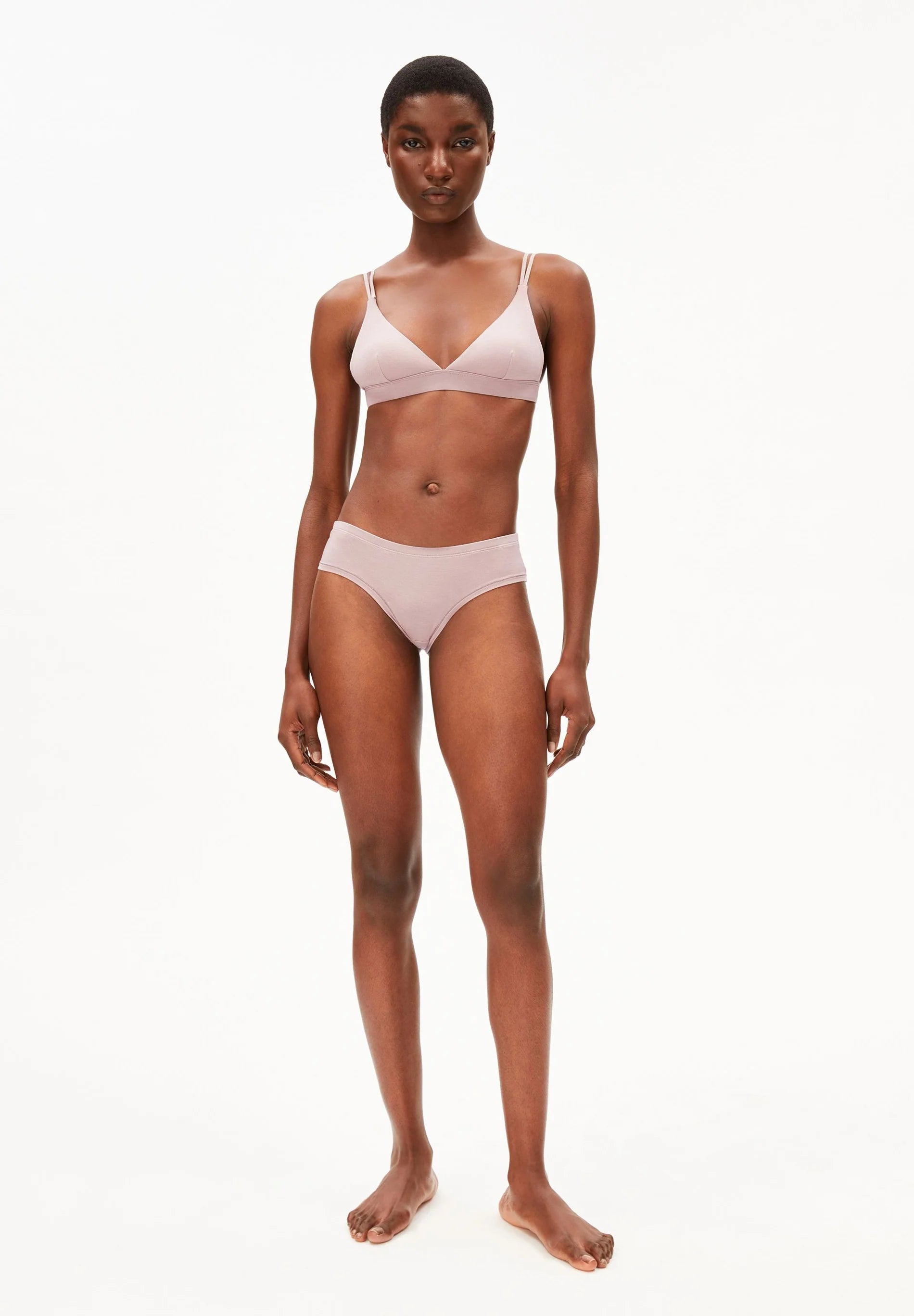Eiraa Hipster Underwear – ARMEDANGELS Canada front view of bra and panties on model in Kelowna