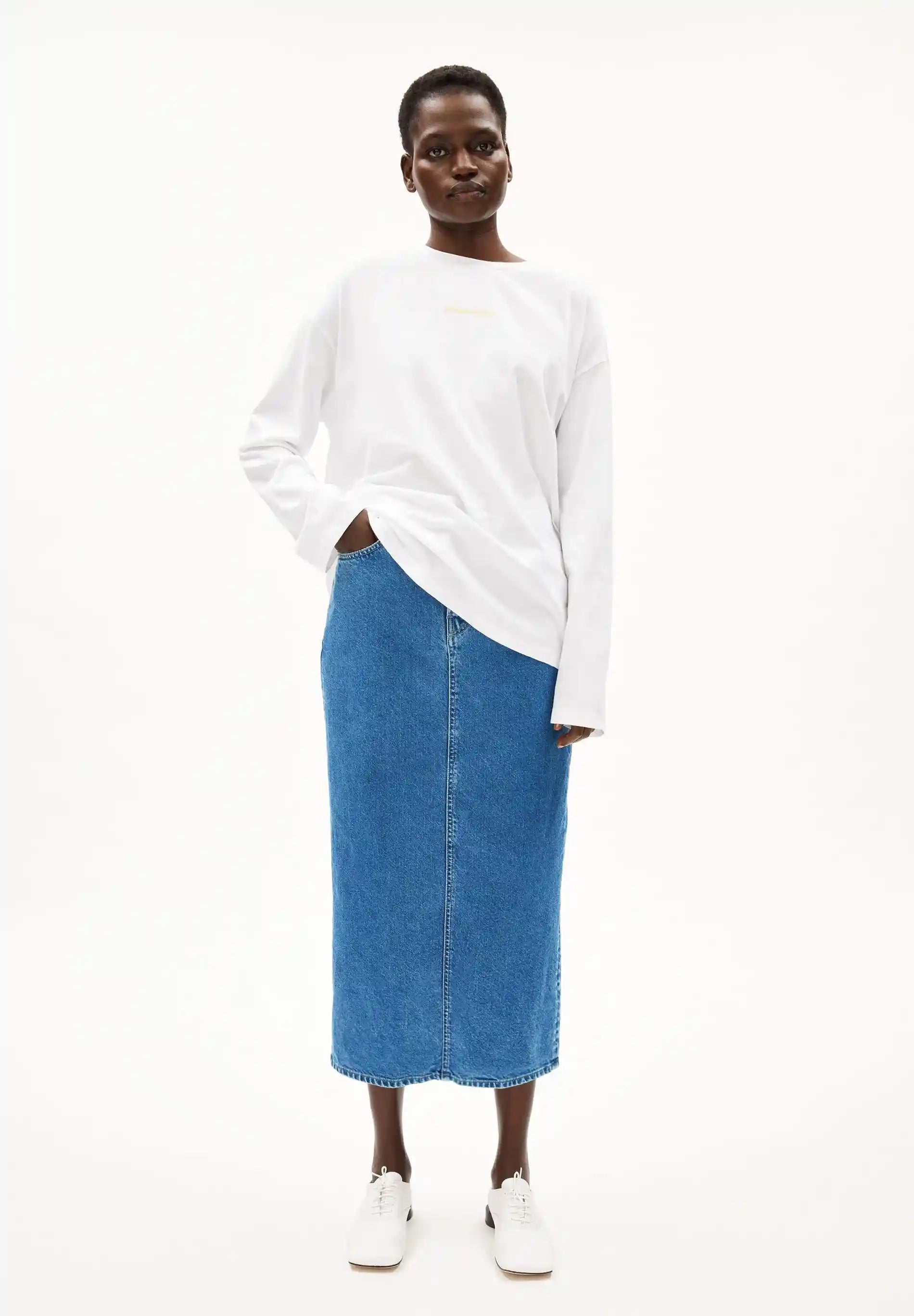 ARMEDANGELS Canada KAALYKE Denim Midi Skirt in Daydream – styled outfit in Kelowna
