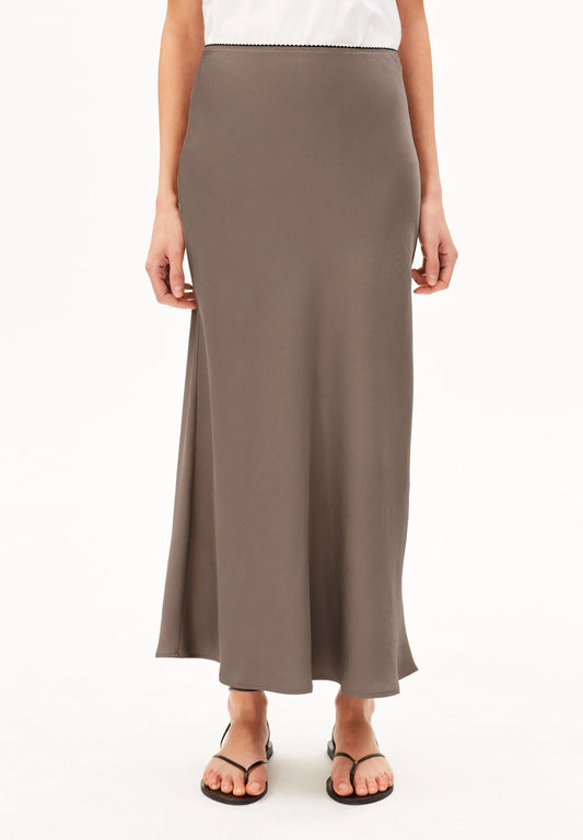LENOVAA SATIN SLIP-SKIRT in Walnut Creme - ARMEDANGELS Canada front view on model
