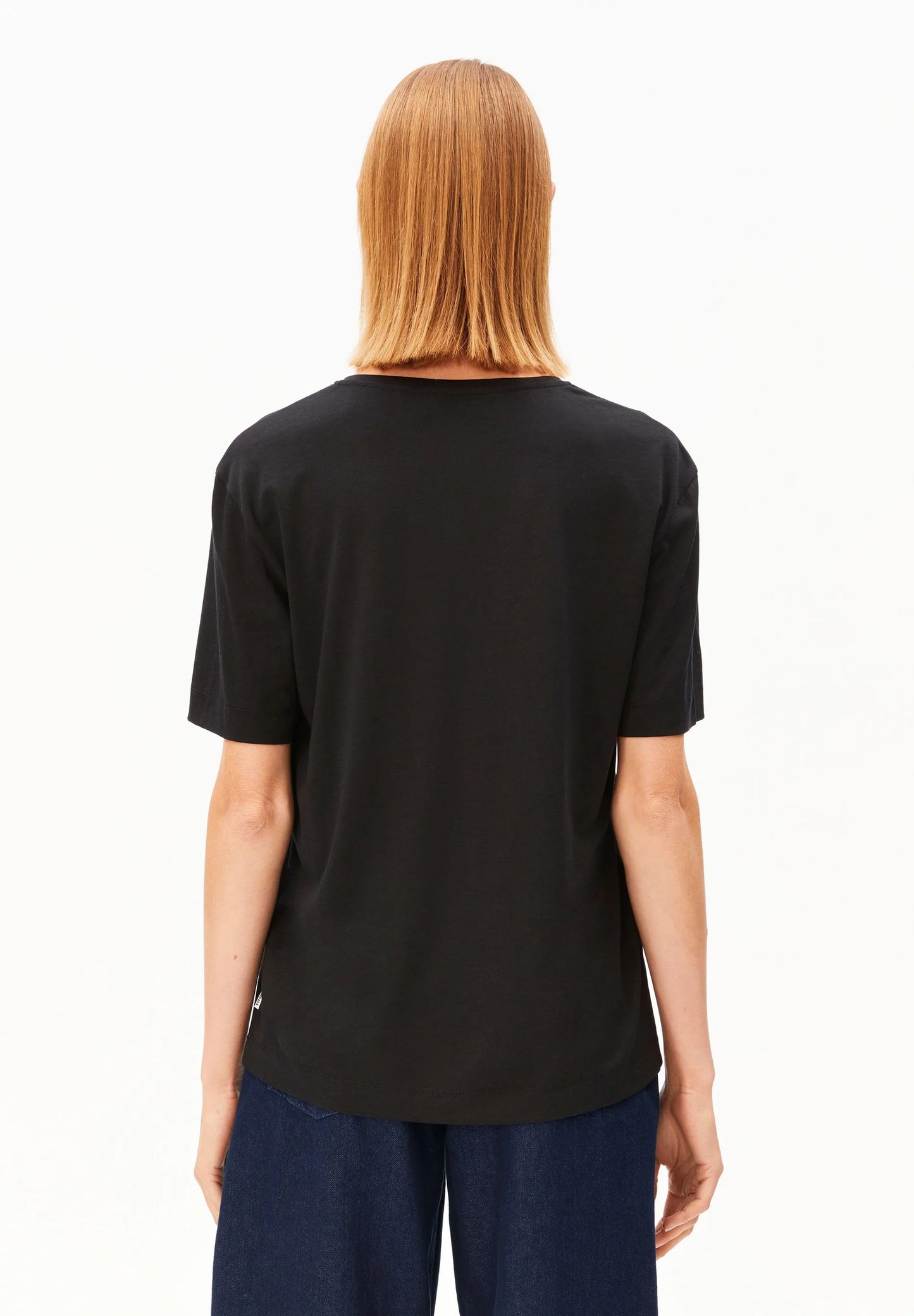 V-Neck T-Shirt – ARMEDANGELS Canada back view of black tee on model in Kelowna