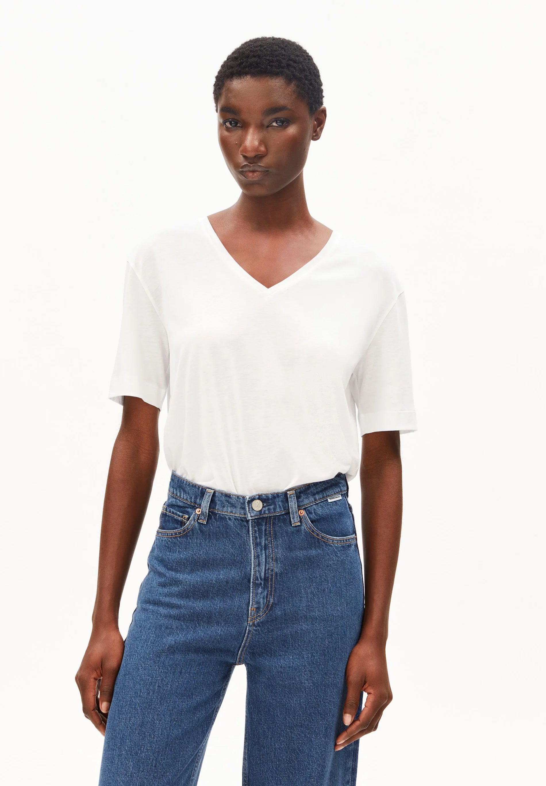 V-Neck T-Shirt – ARMEDANGELS Canada front view on model of white t-shirt