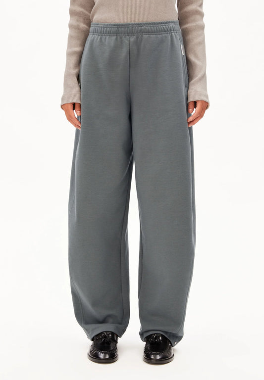 BARREL PULL-ON JERSEY PANT in Space Steel - ARMEDANGELS Canada jogging pant front view on model