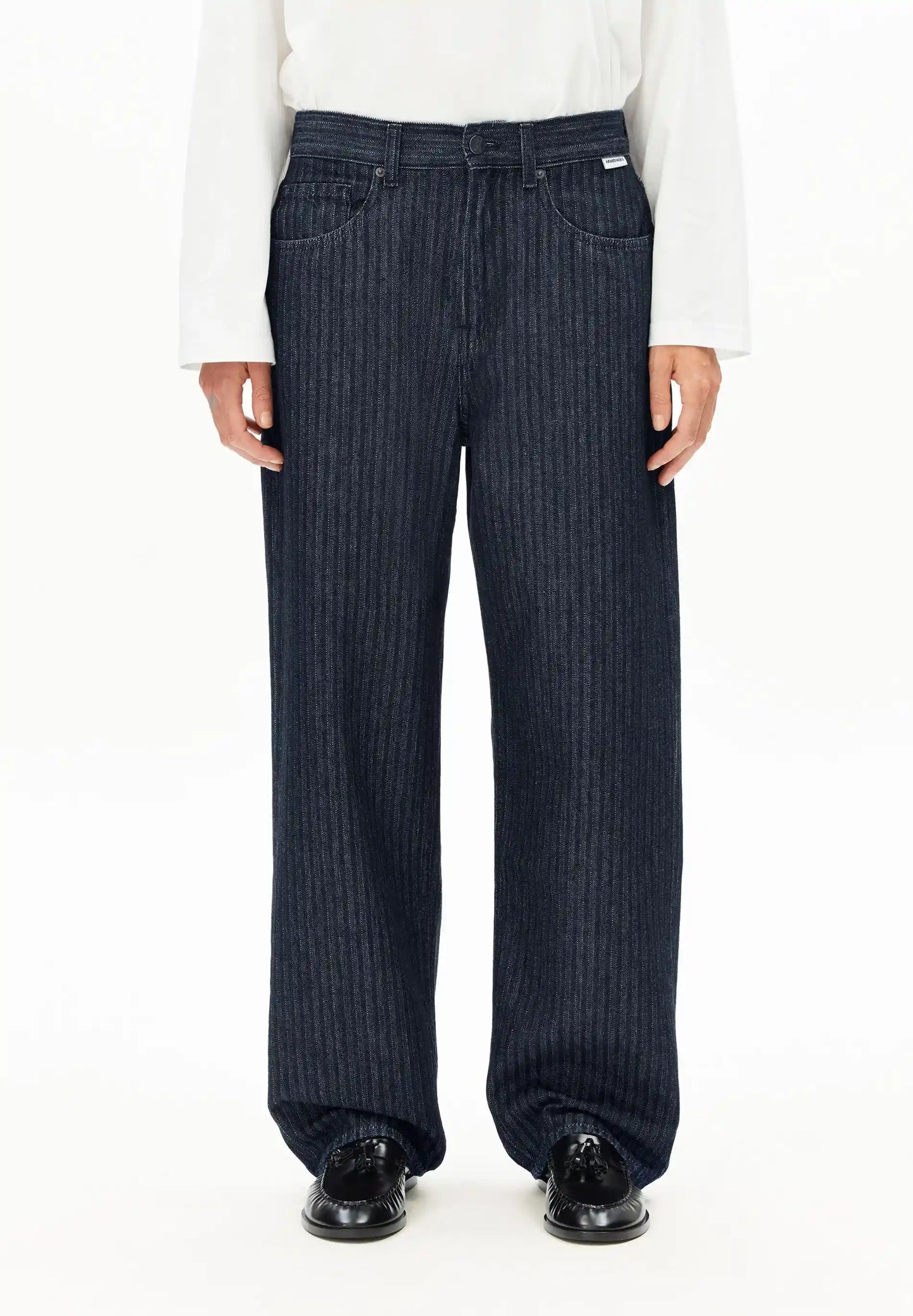 ARMEDANGELS Canada – HAAYI Herringbone Baggy Jean in Rinse front view on model in Kelowna