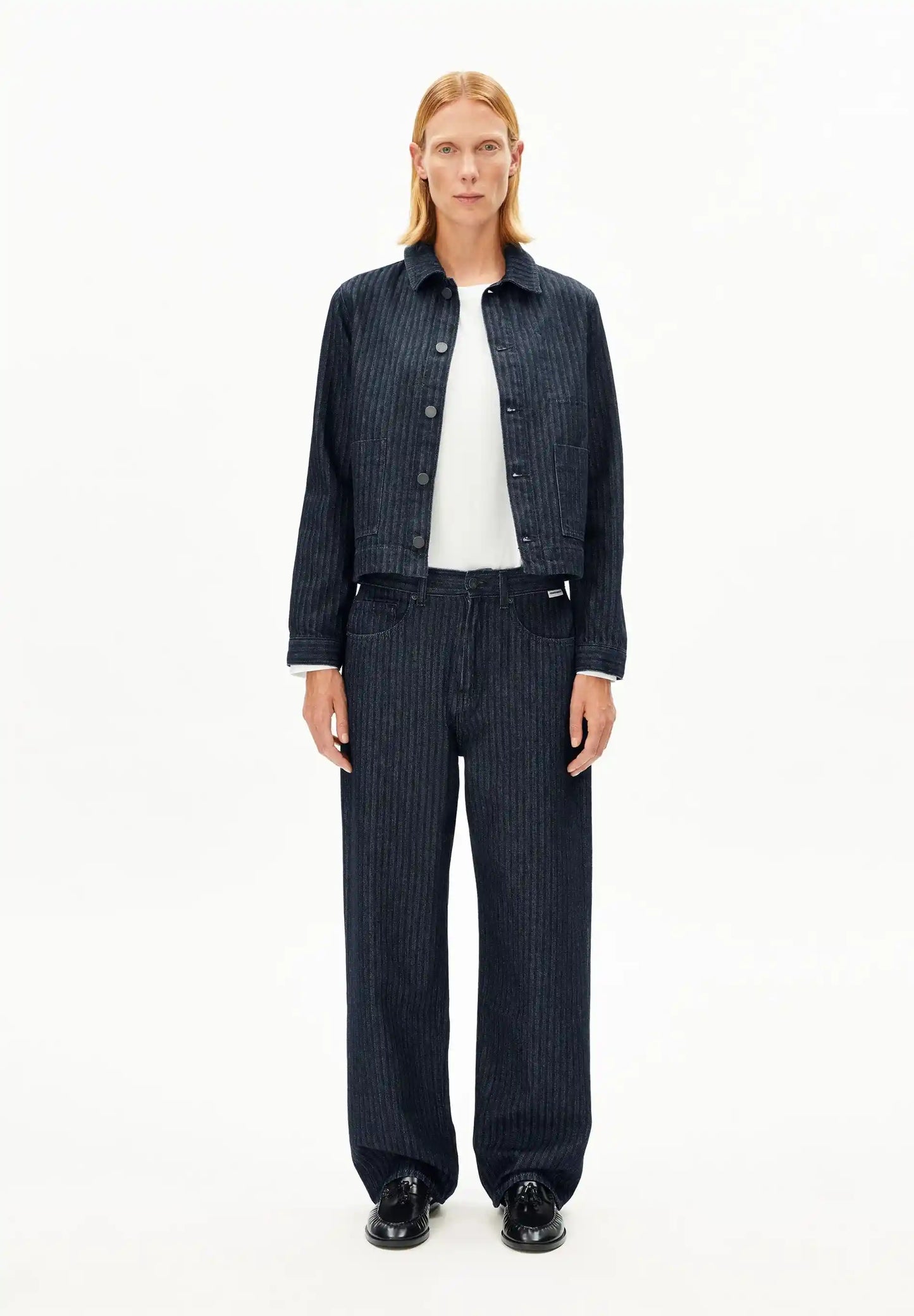 ARMEDANGELS Canada – HAAYI Herringbone Baggy Jean in Rinse styled with matching jacket and white shirt in Kelowna