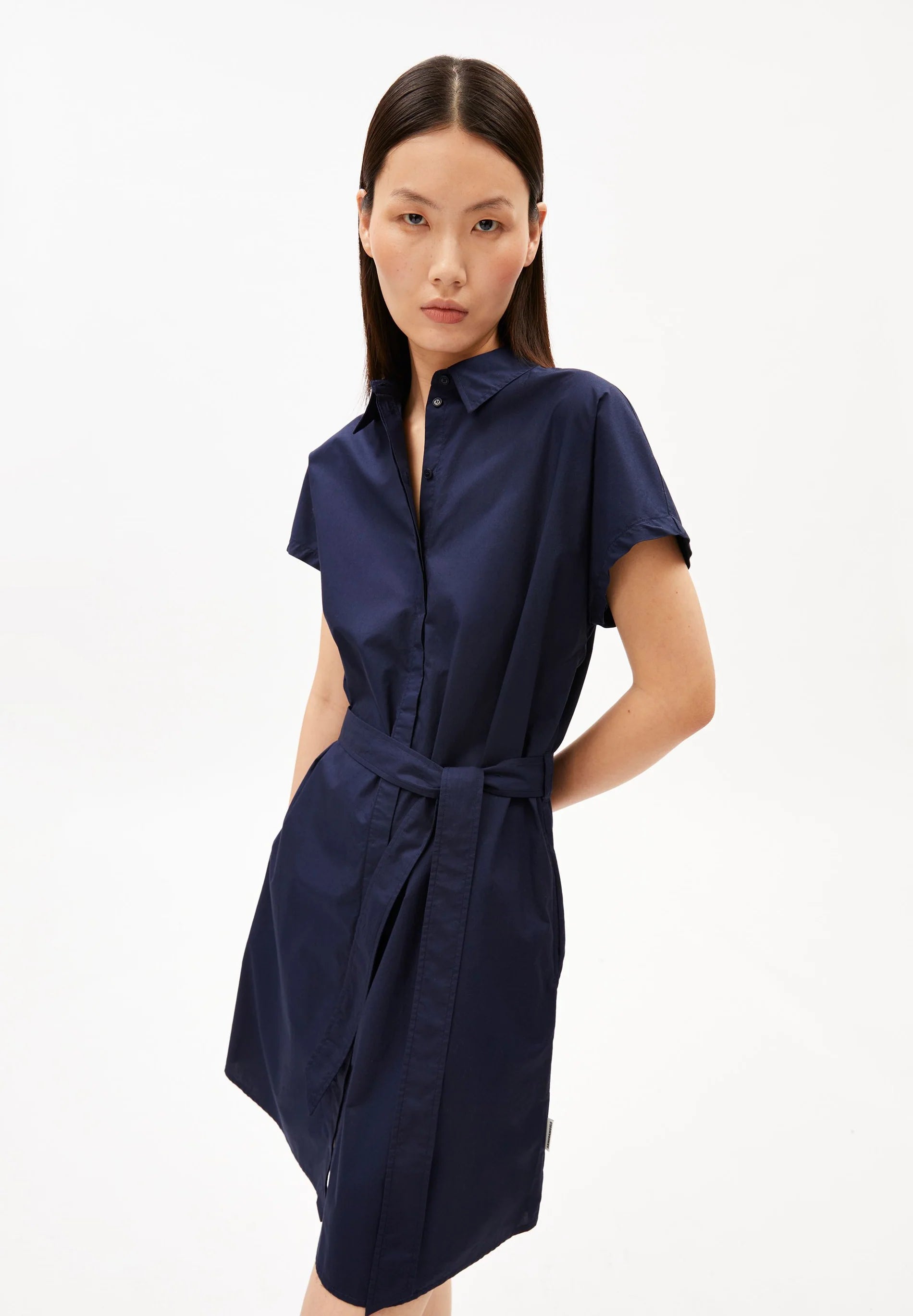 ARMEDANGELS LARISAANA Poplin Mini Dress in Tinted Navy, front studio shot, organic cotton in Kelowna