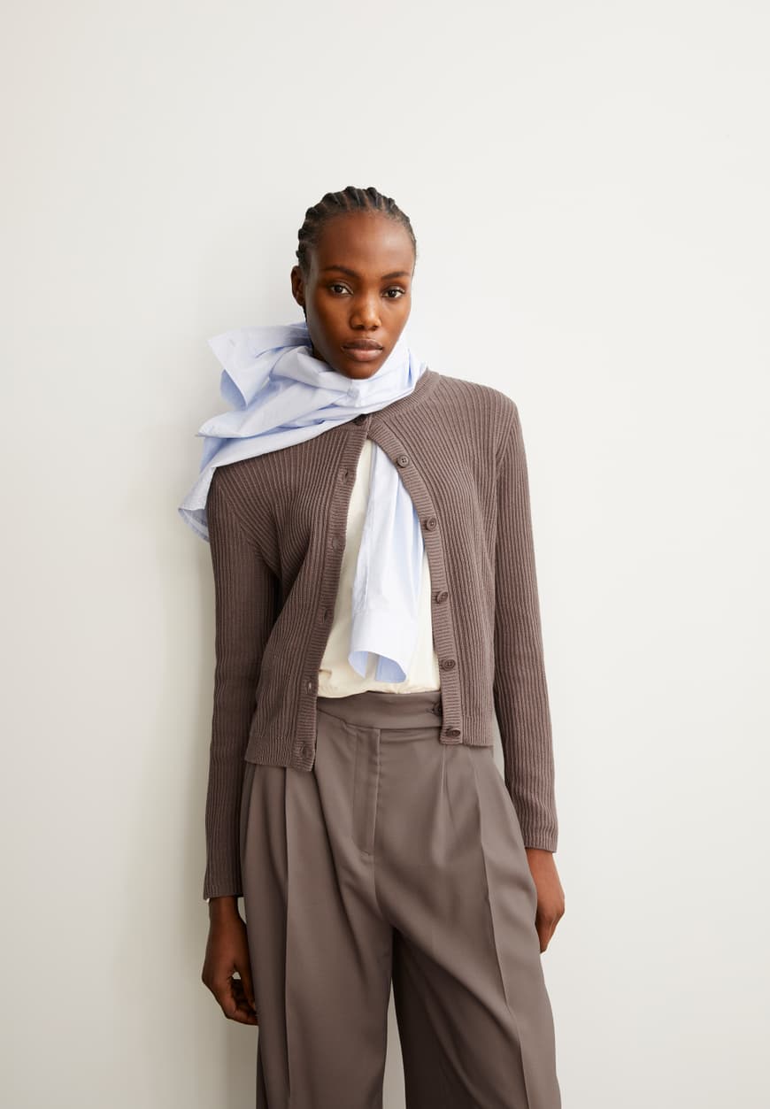 ARMEDANGELS RICALAA LINO Cardigan in Walnut Cream - brown ribbed cardigan worn with grey trousers and white scarf in kelowna