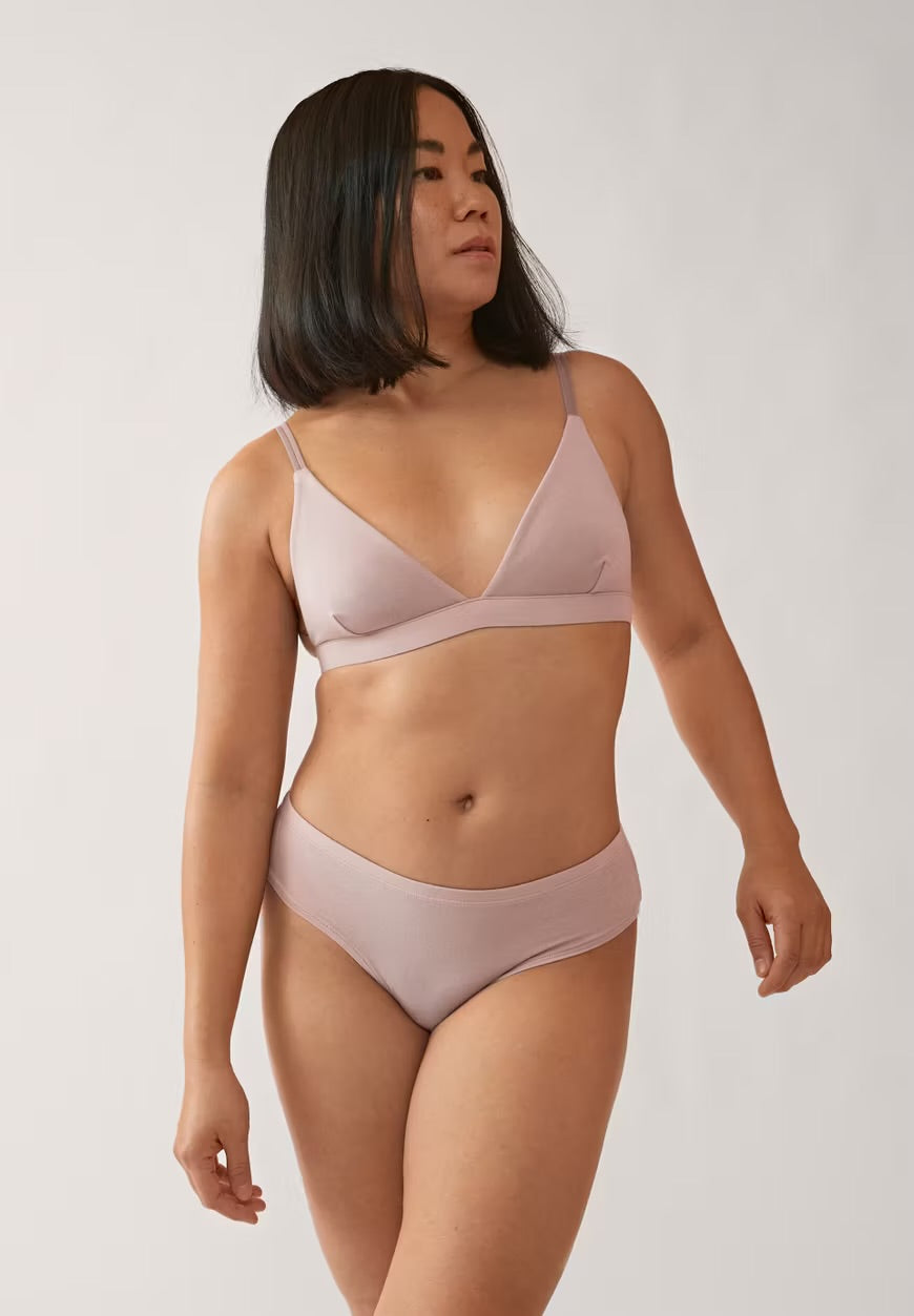 ARMEDANGELS  Canada- Osilaa Triangle Bralette - grey blush front  on model