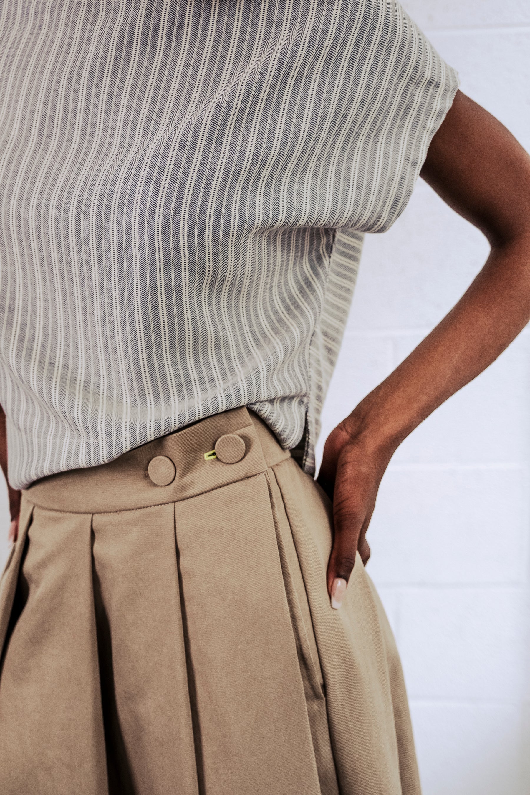 Tofino Top in Light Blue Herringbone fabric detail - French-made herringbone cotton top - BodyBag by Jude available in Kelowna 