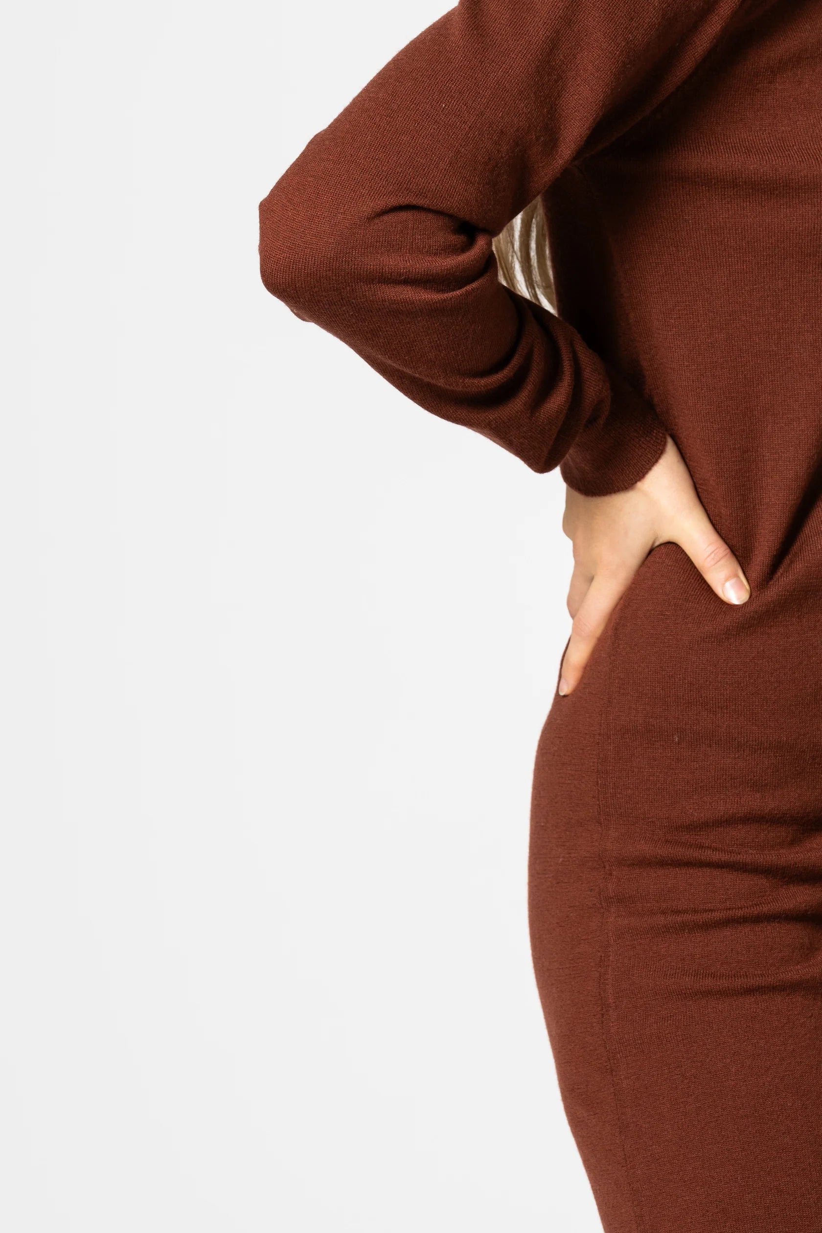 Dinadi - FW24 - Merino Dress in Rust Red - close up 3