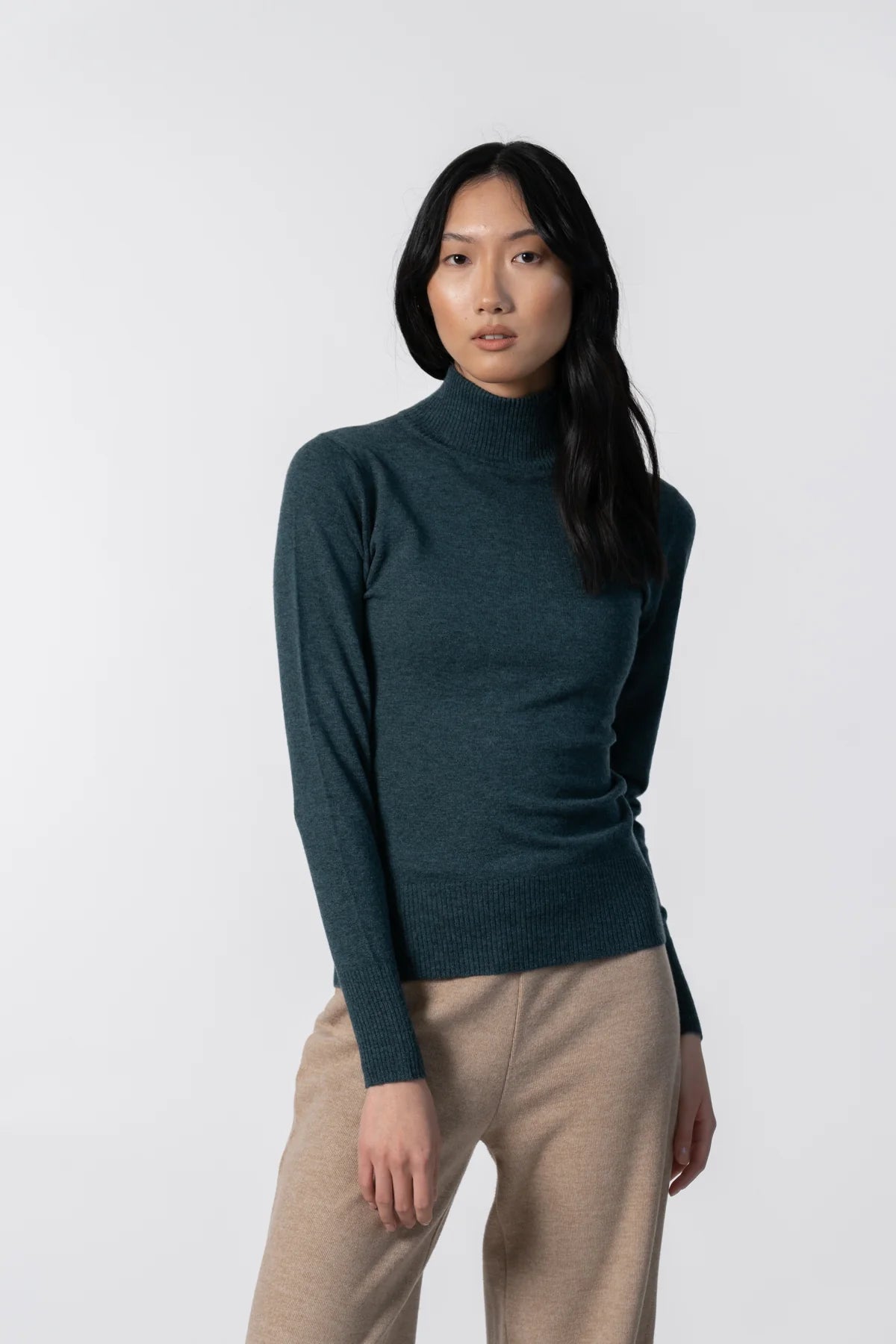 Dinadi - FW24 - Merino Turtleneck in Dragonfly - on model front 1 
