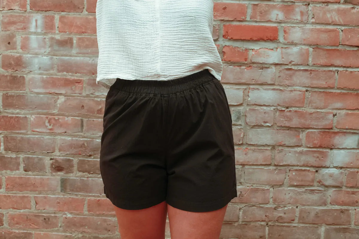 FW23 - It is well L.A Organic Poplin Shorts in Black 