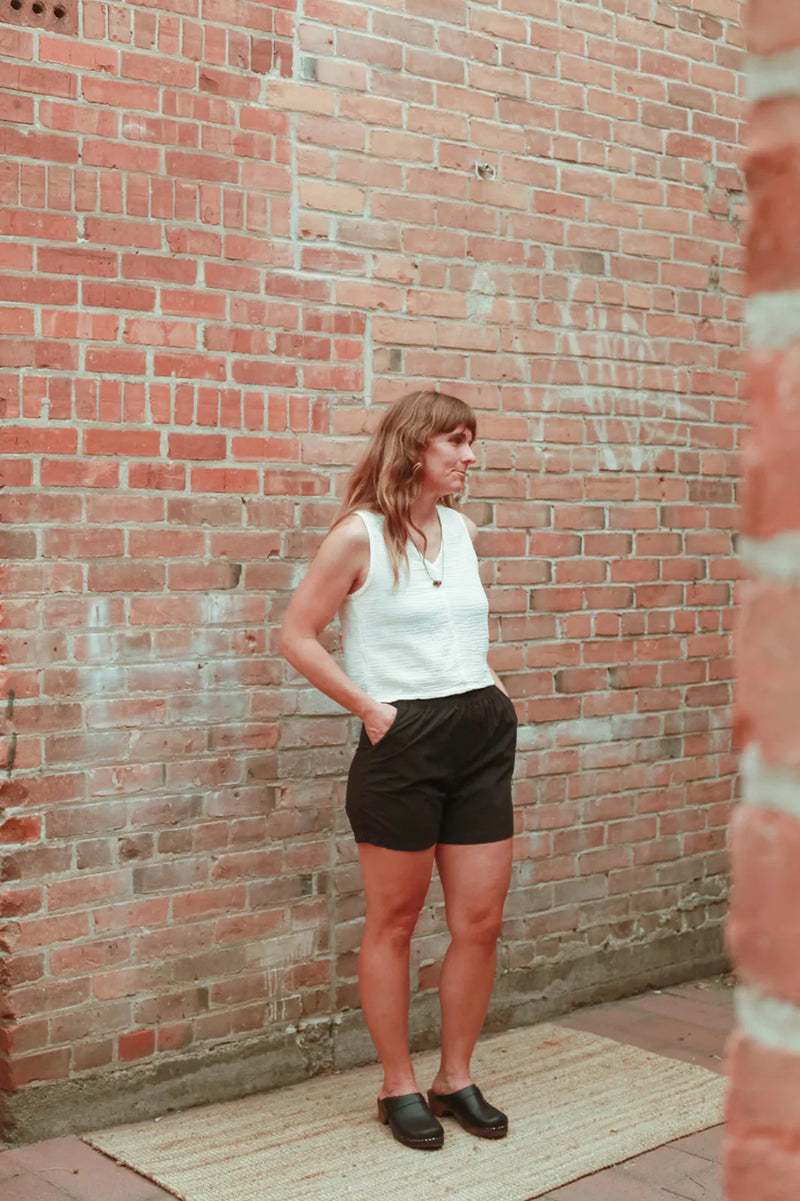 FW23 - It is well L.A Organic Poplin Shorts in Black 