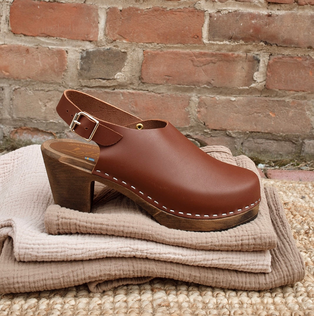 Slingback Clogs in Cinnamon on Brown Base