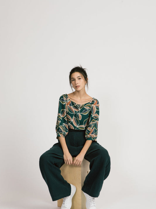 Theda Blouse in Colourful Leaves