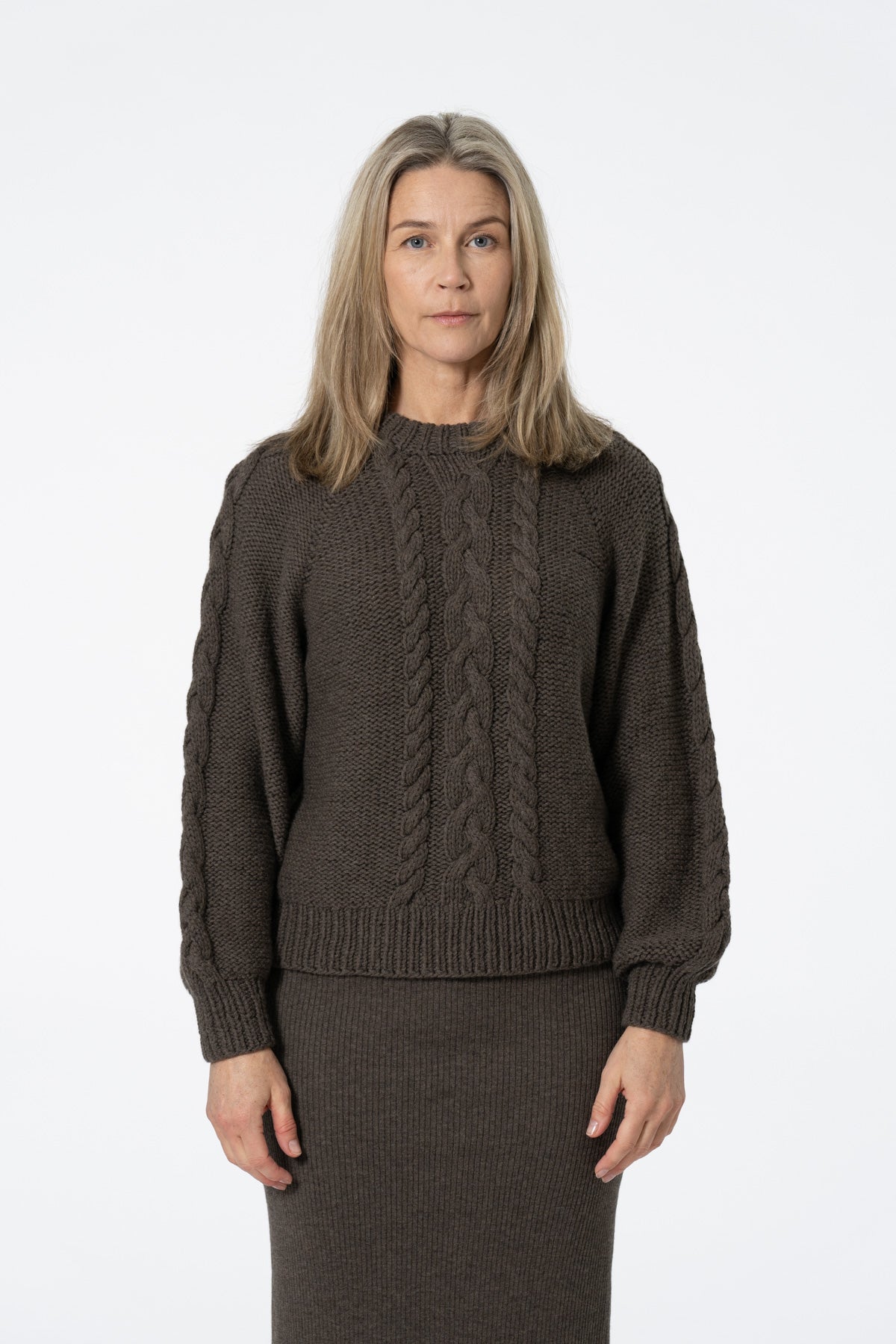 Merino Handknit Cable Sweater in Mulch Brown Fall 23/24