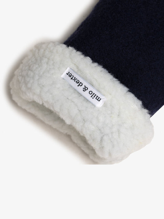 Milo & Dexter - FW24 - Merino Wool Mittens in Oregano - close up 
