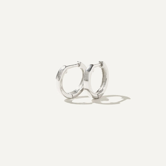 Boa Bijoux - SS24 - Soho Huggies Sterling Silver - display 1