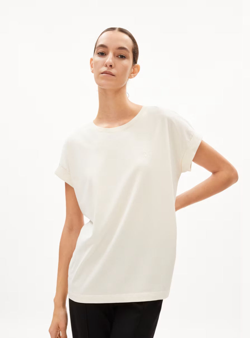SS25 - ARMEDANGELS - Idaara Shirt in Undied - front 1 