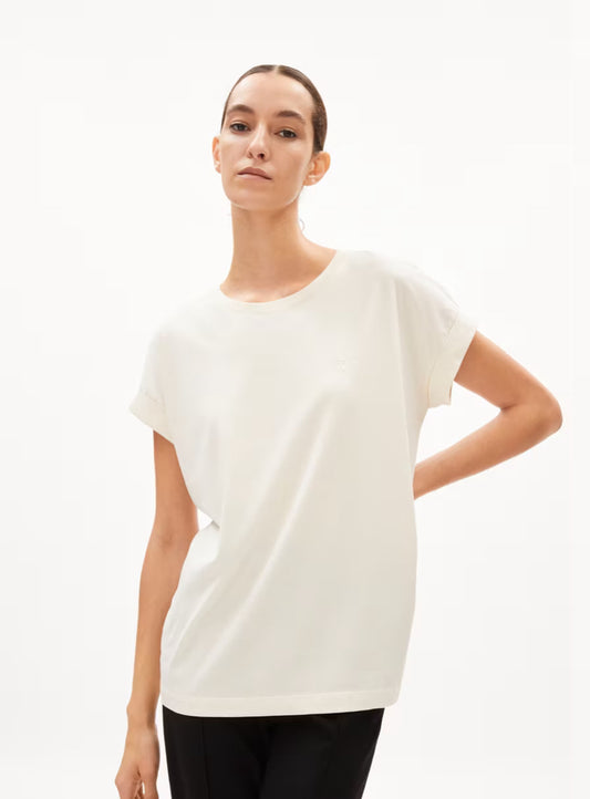 SS25 - ARMEDANGELS - Idaara Shirt in Undied - front 1 
