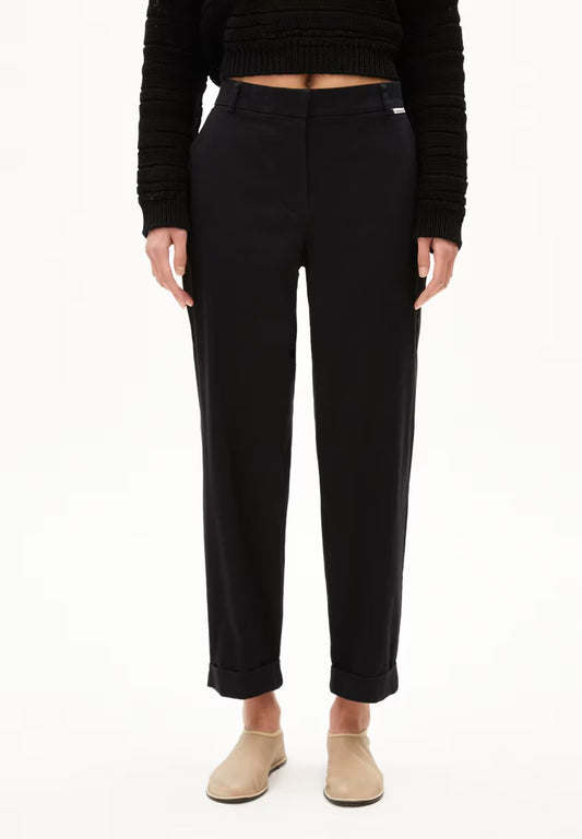 SS25 - ARMEDANGELS - Kaadwi Pant in Black - front 1