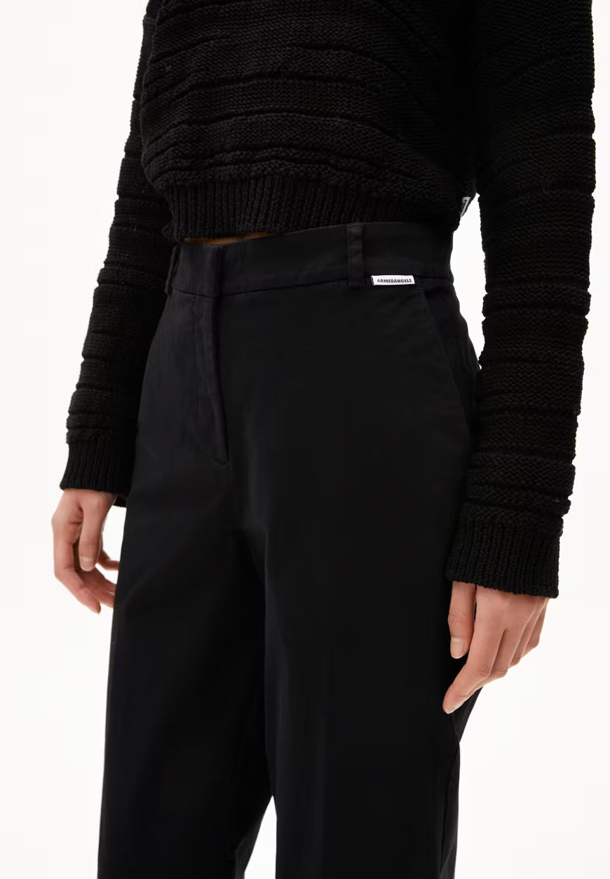 SS25 - ARMEDANGELS - Kaadwi Pant in Black - front Close up 5