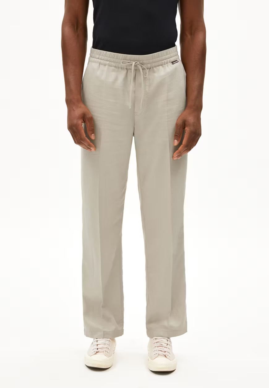 SS25 - ARMEDANGELS - Lukaa Lino Pant in Sand Stone - front 3 