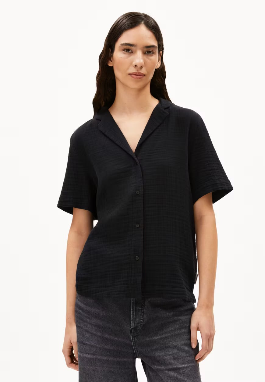 SS25 - ARMEDANGELS - Maaite Musselin Blouse in Black - front 4