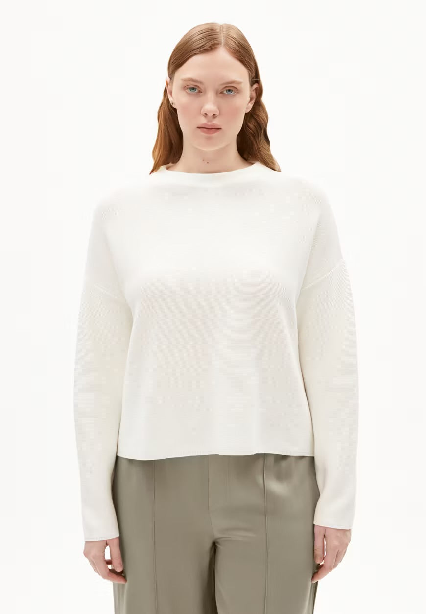 SS25 - ARMEDANGELS - Merinaa Links Sweater in Light Oatmeal - front model 1 